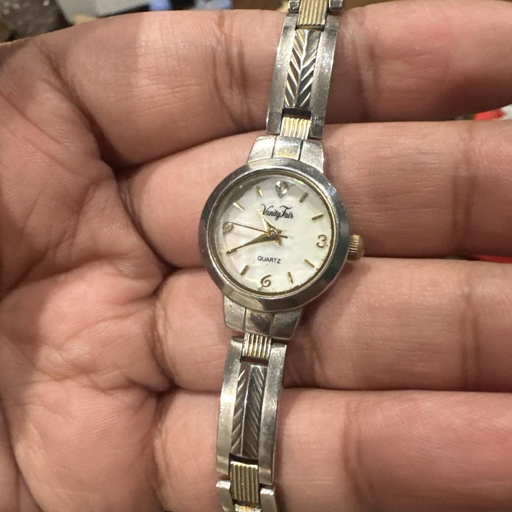 Working Vintage Ladies Vanity Fair Watch 20mm Quartz MOP Fit 6.5in Steel Band‎